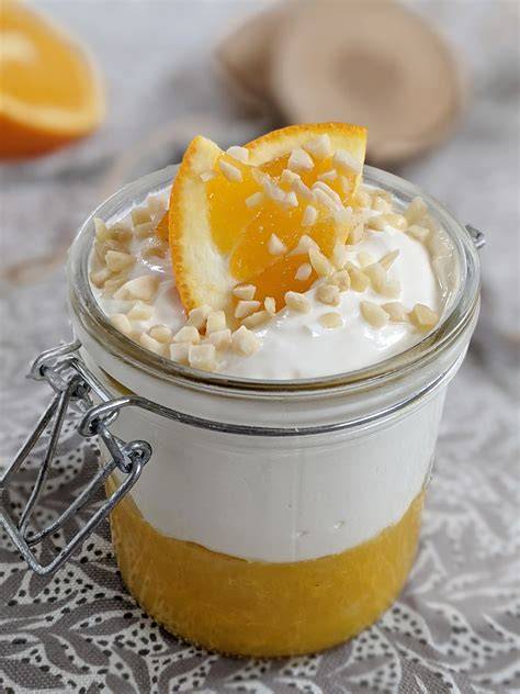 Orangenkompott im Glas mit Mascarponecreme