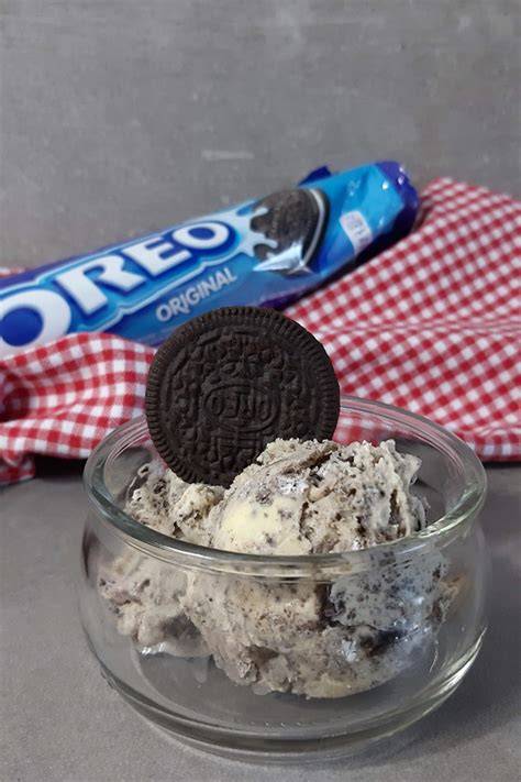 Oreo Kekse und Zutaten für selbstgemachtes Eis