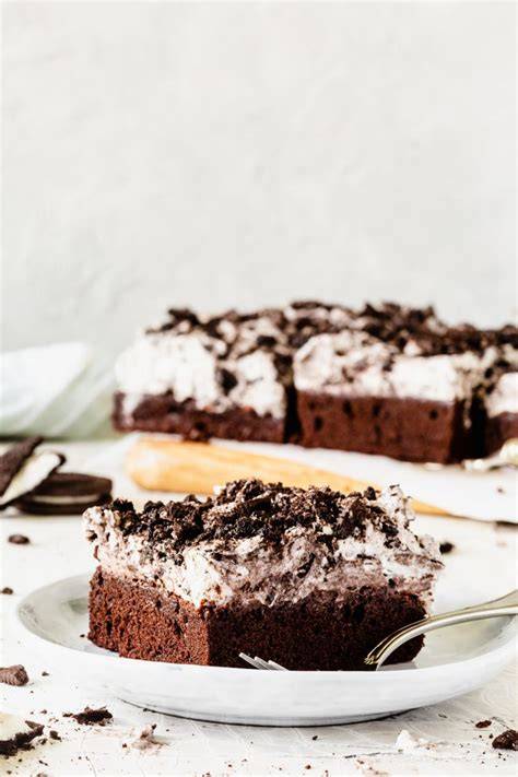 Oreo Kuchen vom Blech mit cremigem Frischkäsebelag