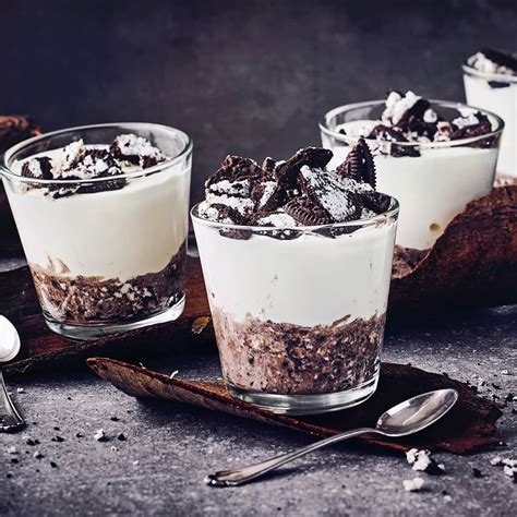 Oreo Mascarpone Mousse im Glas mit weißer Schokolade