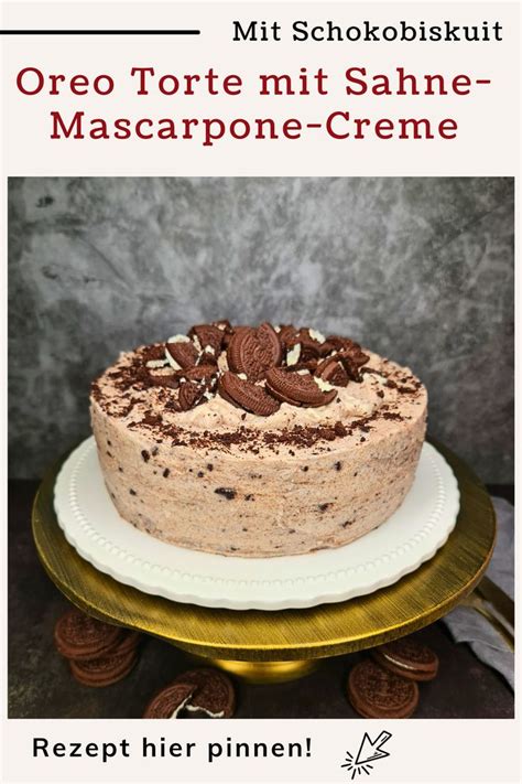Oreo Torte mit Biskuitboden und Oreo-Dekoration