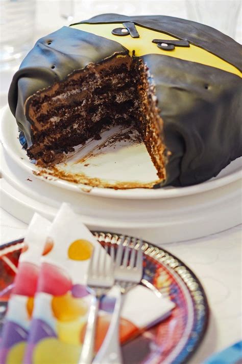 Oreo Weltall-Torte mit Fondant und Space-Deko