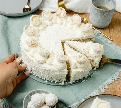 Oreo-Donut-Torte angeschnitten