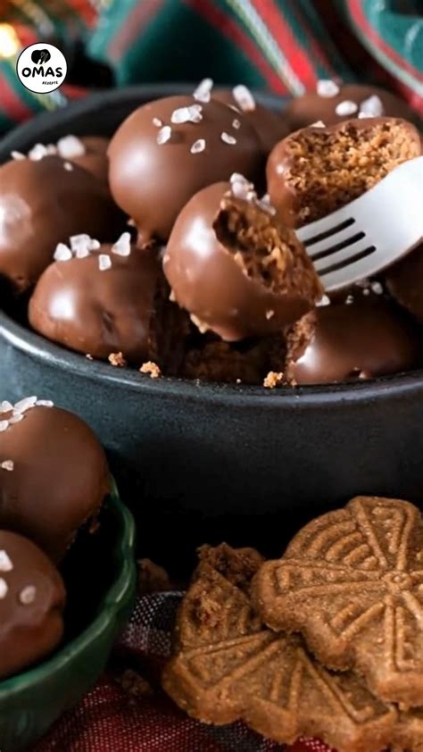 Oreo-Kekse zerbröseln Schritt für Schritt
