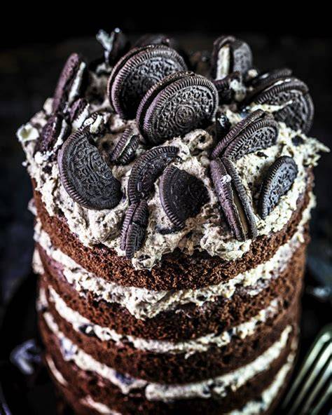 Oreo-Torte auf Geburtstagsfeier dekoriert
