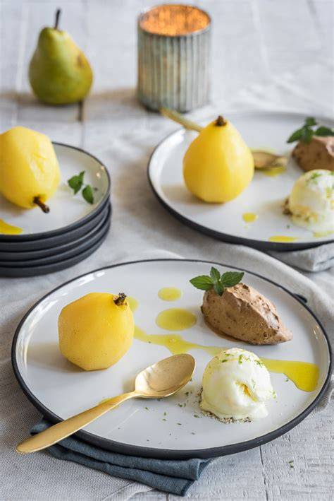 Orientalische Gewürzbirne mit Schokomousse