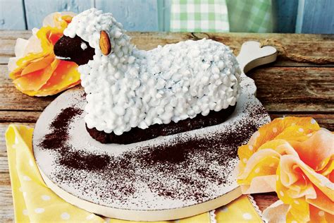Osterlamm mit Zuckerguss Verzierung