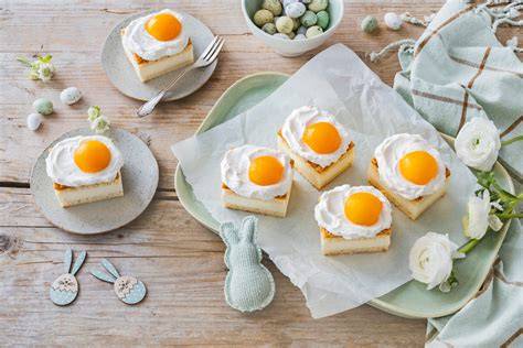 Ostern und Familienkaffeetafel mit Spiegeleierkuchen