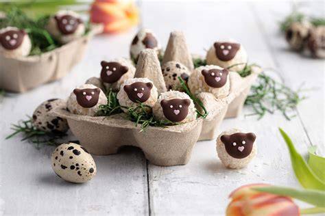 Osterpralinen mit Erdbeer- und Oreo-Füllung im Osternest
