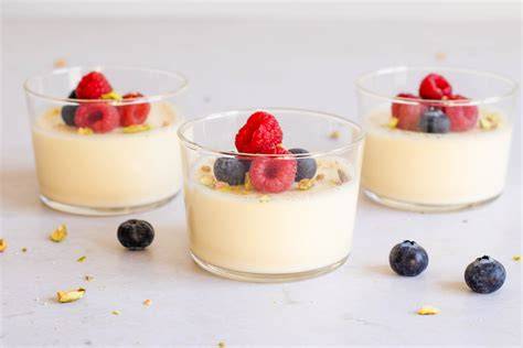 Panna Cotta in Gläsern mit Vanille