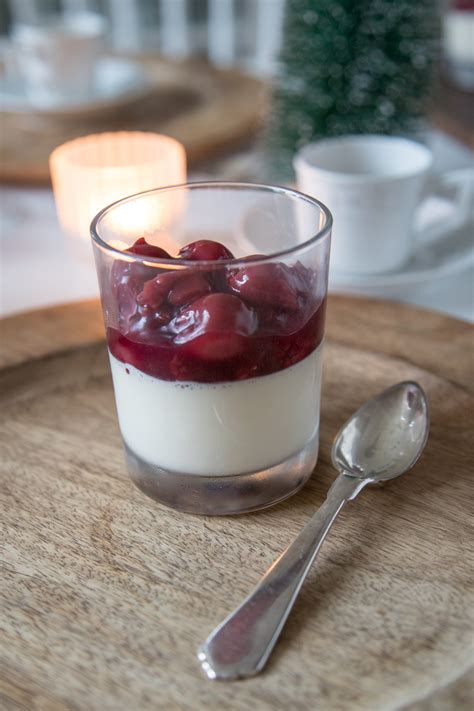 Panna Cotta mit Apfel-Zimt und Pflaumenkompott