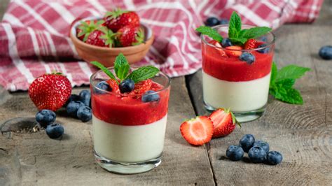 Panna Cotta mit Erdbeersauce