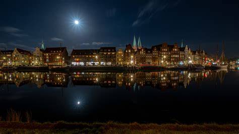Panorama Untertrave Lübeck mit Marzipanspeichern