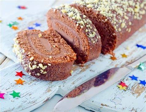 Pariser Creme mit Spritzsack auf Kekse dressiert