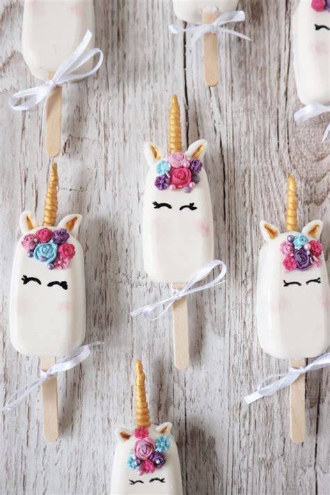 Party-Kekse: Einhorn Pops, Schneeflocken und Schoko-Wölkchen