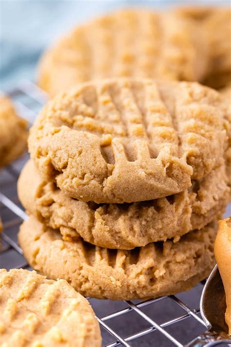 Peanut Butter Cookies klassisch auf einem Blech