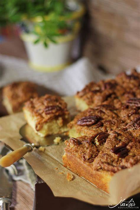 Pecancrumble Kuchen mit Dulce de Leche aufgeschnitten