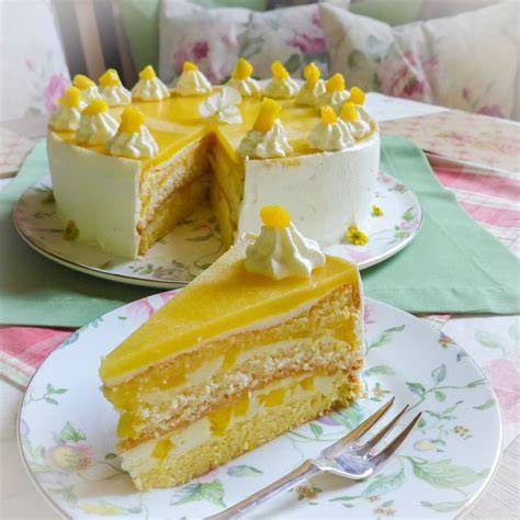 Perfekt geschichtete Mango Sahne Torte