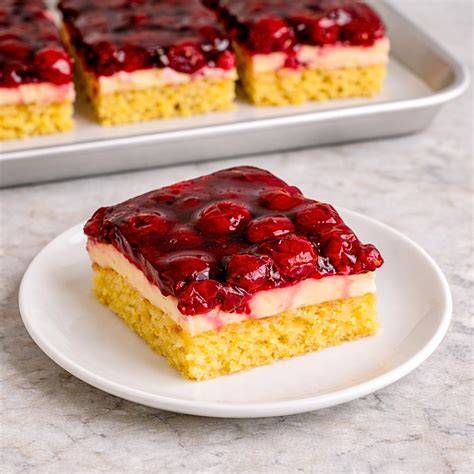 Perfekte Schnitttechnik für Blechkuchen