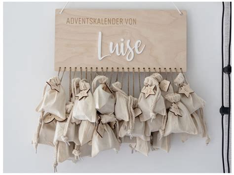 Personalisierter Adventskalender mit Namen und Schleife