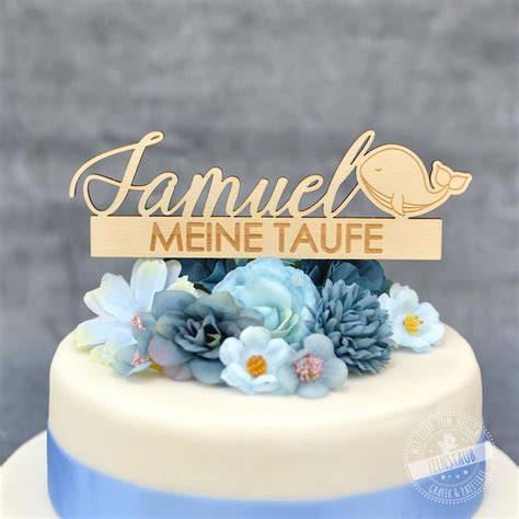 Personalisierter Cake Topper auf Tauftorte