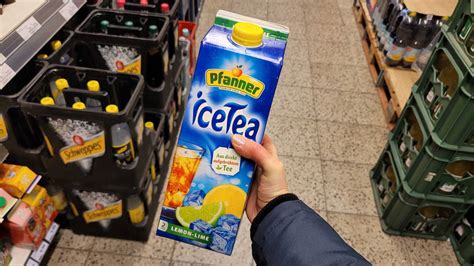 Pfanner Eistee ohne Zucker im Regal bei Lidl - Zero-Varianten, Verpackungen und Literpreise