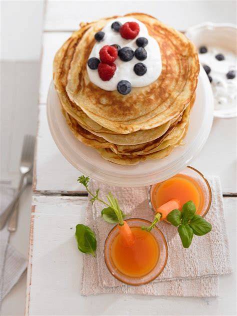 Pfannkuchen mit Muscovado-Zucker und Beeren