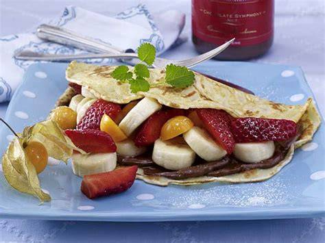 Pfannkuchen mit zuckerfreiem Schoko Sirup und frischem Obst