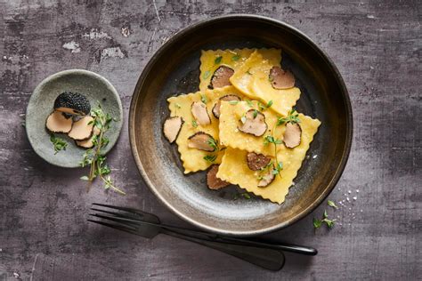 Pfifferling-Trüffel-Ravioli mit Parmesan