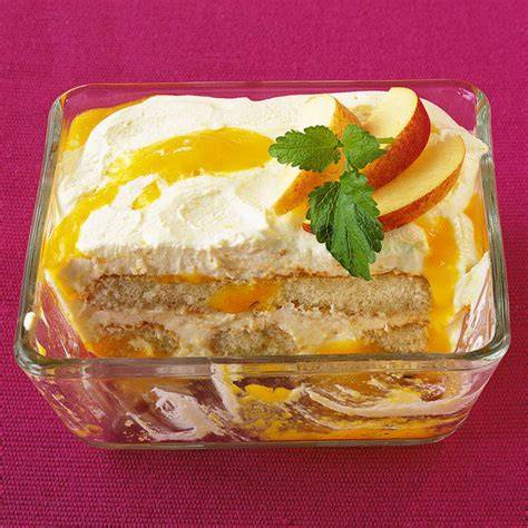 Pfirsich Tiramisu mit Mascarpone und frischen Pfirsichen