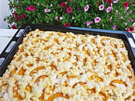 Pfirsichkuchen vom Blech mit Streuseln