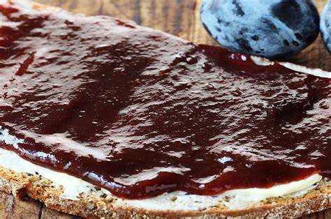 Pflaumenmus auf Brot