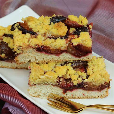Pflaumenstreuselkuchen aufgeschnitten