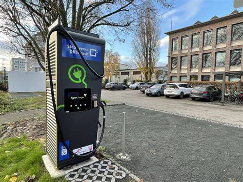 Photovoltaik-Anlage und E-Ladesäulen Standort Mettingen