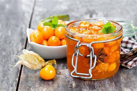 Physalis und Mango: Zutaten-Inszenierung für Marmelade