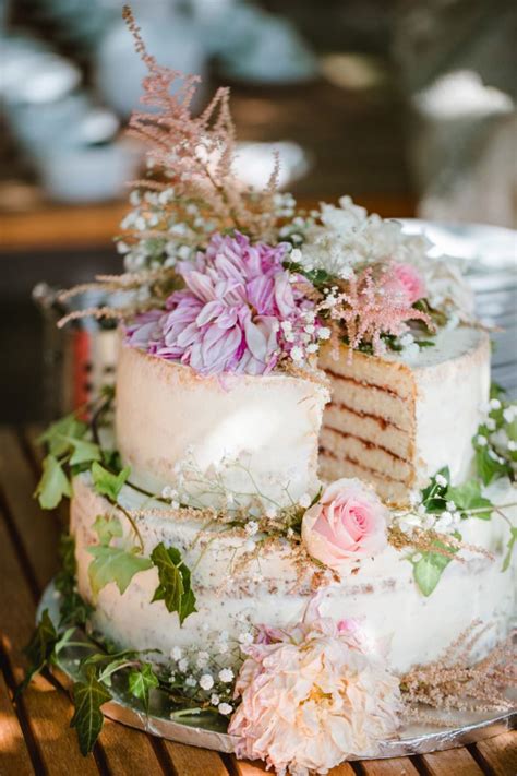 Piebar mit verschiedenen Kuchen für die Hochzeit