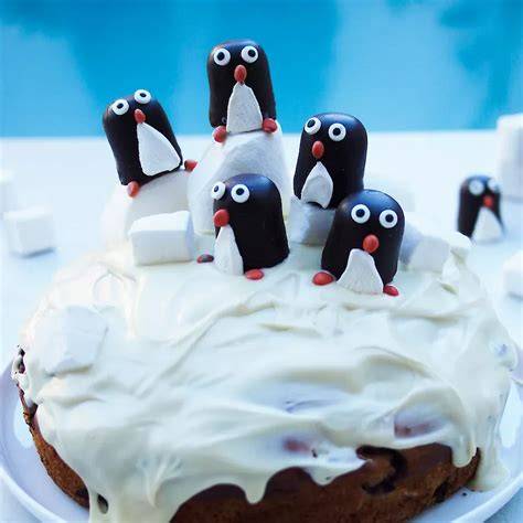 Pinguin Kuchen angeschnitten: Schichten Boden, Creme, Ganache