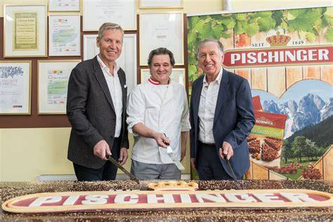 Pischinger Torte - Fertigung in der Konditorei