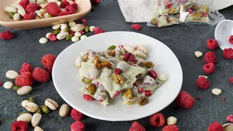 Pistazien und Himbeeren als Pralinenfüllung