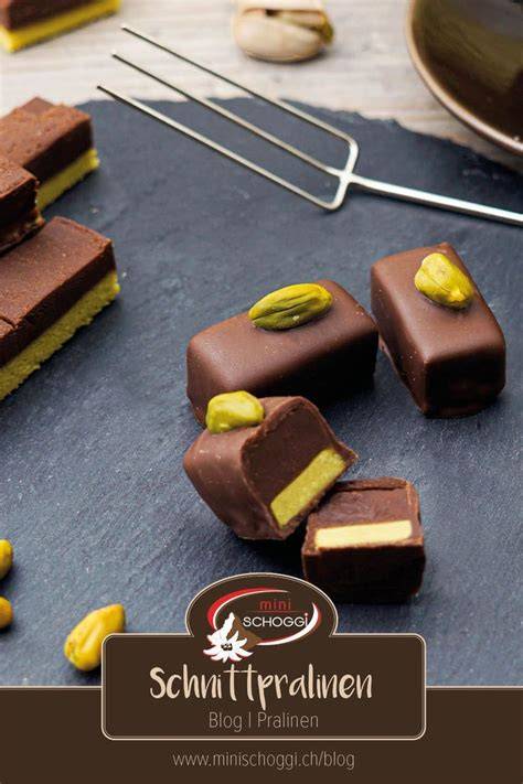 Pistazienmarzipan aufgeschnitten
