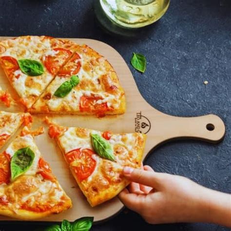 Pizzastein, Pizzaschaufel und Zubehör für süße Grillrezepte