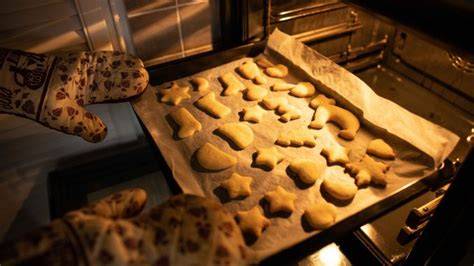 Plätzchen im Ofen: perfekte Backtemperaturen und goldgelbe Farbe