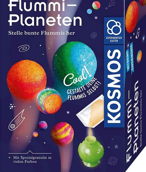 Planeten im Anschnitt - bunte Cake-Pop-Kugeln im Kucheninneren