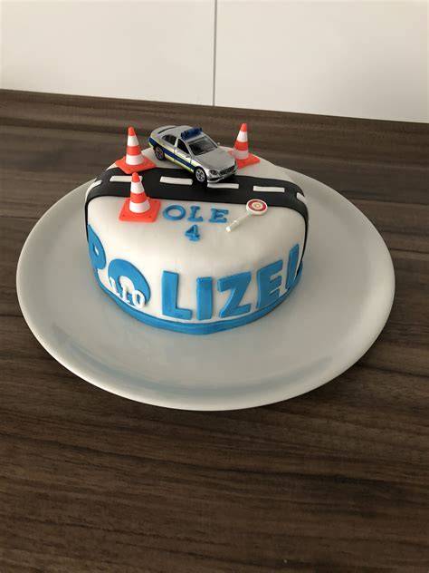 Polizei-Party mit Polizei Torte als Highlight