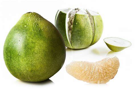 Pomelo Frucht und Querschnitt