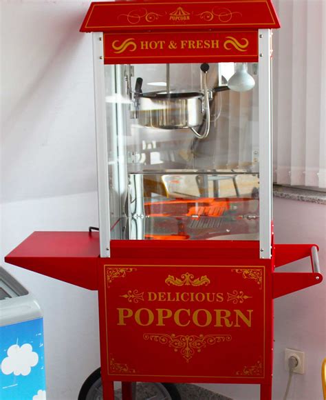 Popcorn: frisch aus der Maschine, bereit zum Genuss