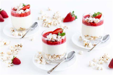 Popcorn Strawberry Cheesecake im Glas