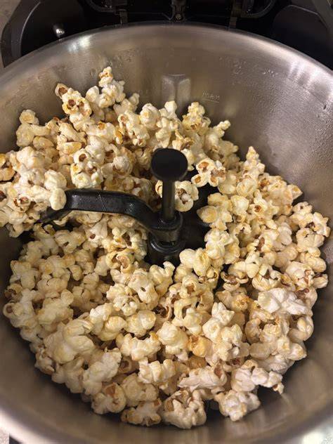 Popcorn-Zubereitung: Kino-Feeling zu Hause