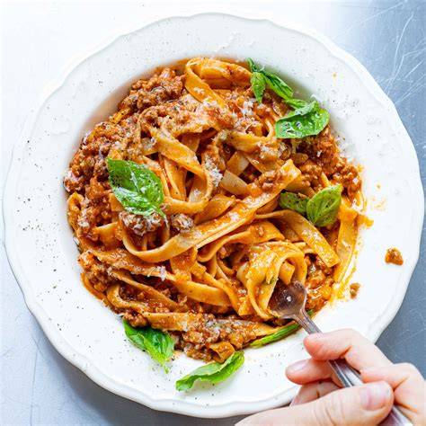 Portionierte Bolognese in passenden Gefrierbehältern