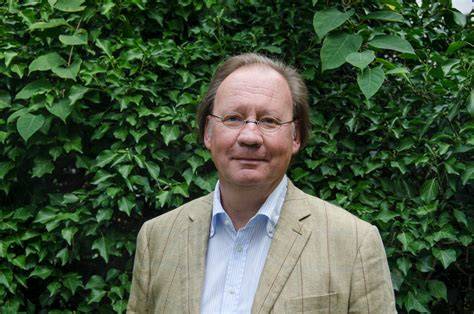 Porträt von Johann-Günther König und Impressionen seiner Wirkungsorte Bremen und Klein Siemen